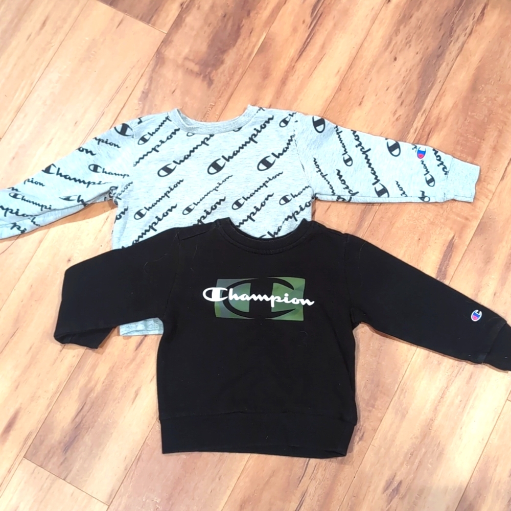 3/$15  2 pack of 4T champion sweatshirts